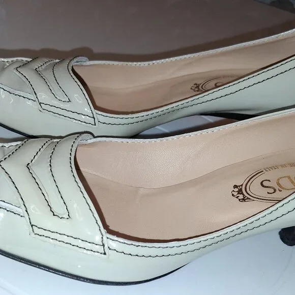 EUC Tod's Ivory Patent Leather Driving Kitten Heel 7.5 Italy Black Stitching - Picture 2 of 6